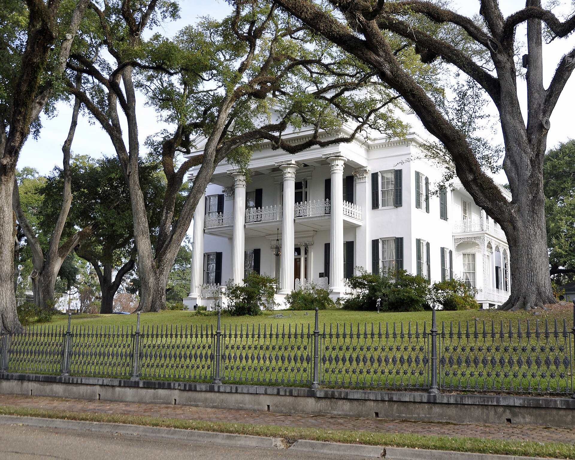 Stanton Hall, a white Greek Revival mansion in Natchez